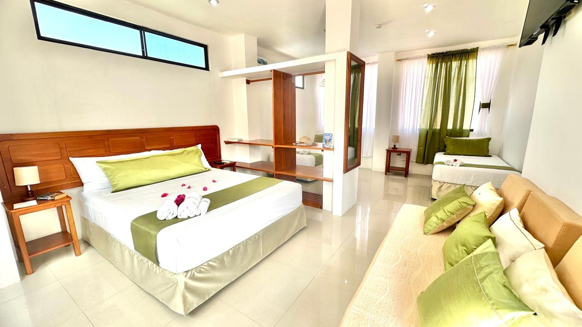 Hostal Suenos Silvestres Puerto Ayora  Exteriör bild