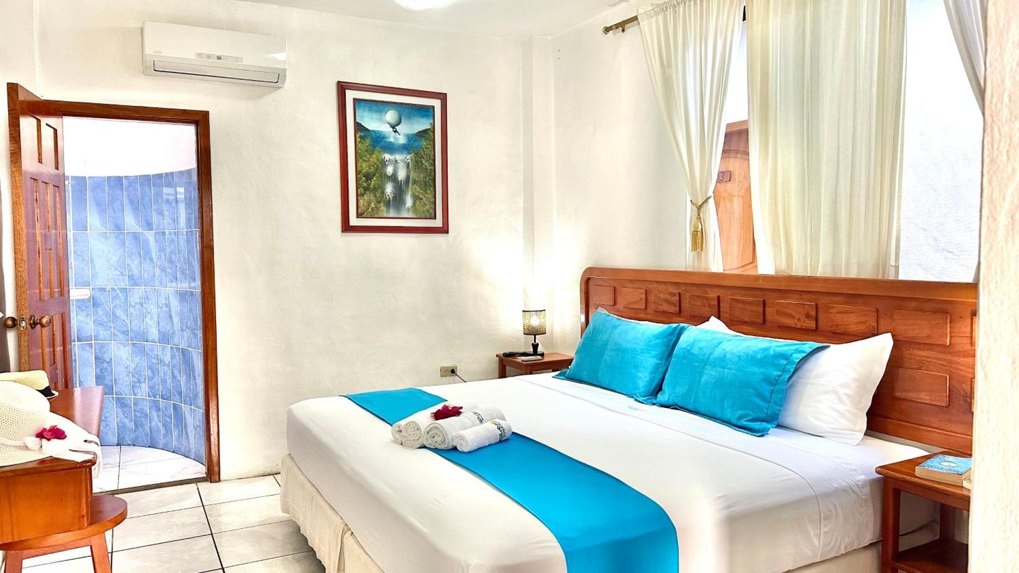 Hostal Suenos Silvestres Puerto Ayora  Exteriör bild