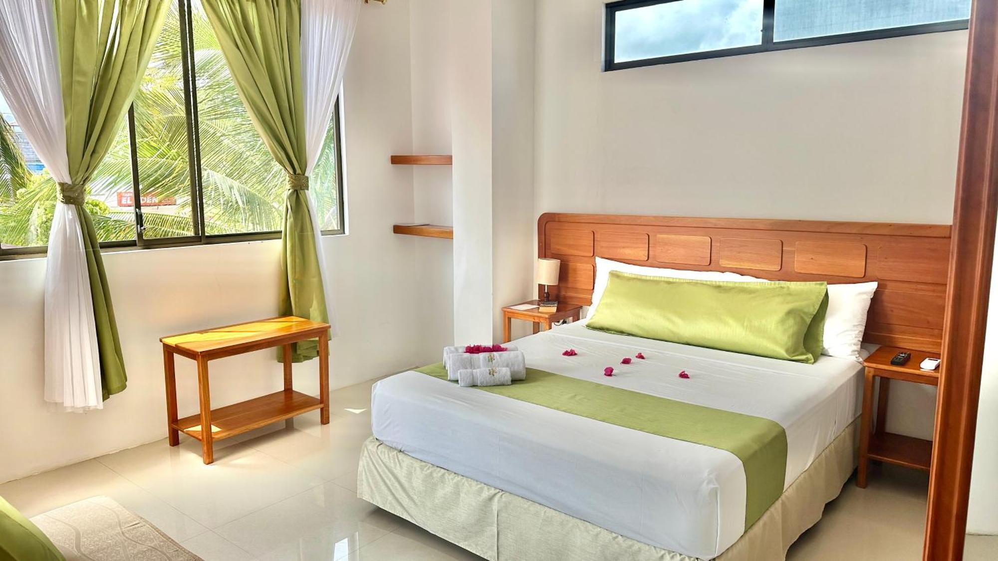 Hostal Suenos Silvestres Puerto Ayora  Exteriör bild