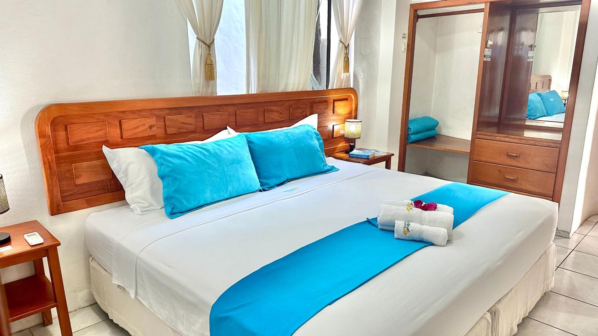 Hostal Suenos Silvestres Puerto Ayora  Exteriör bild