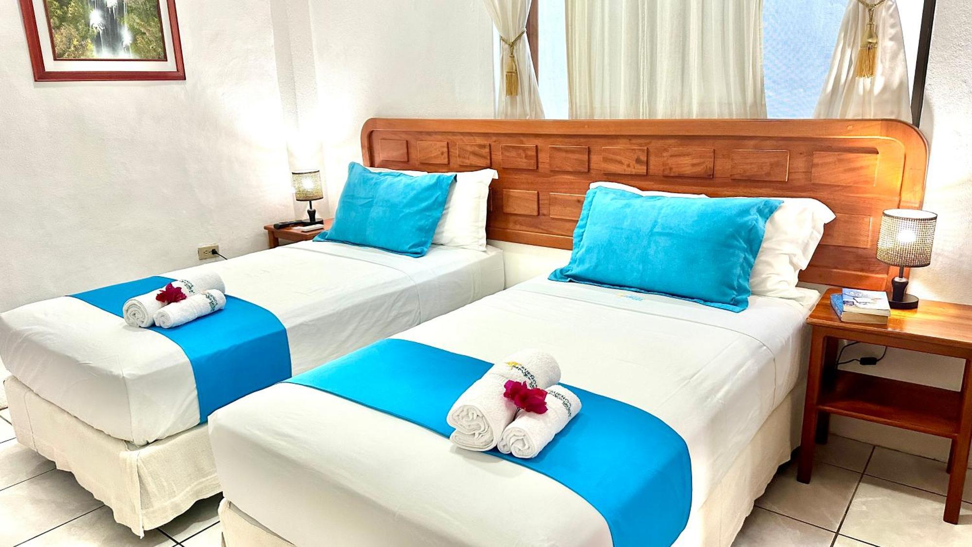 Hostal Suenos Silvestres Puerto Ayora  Exteriör bild