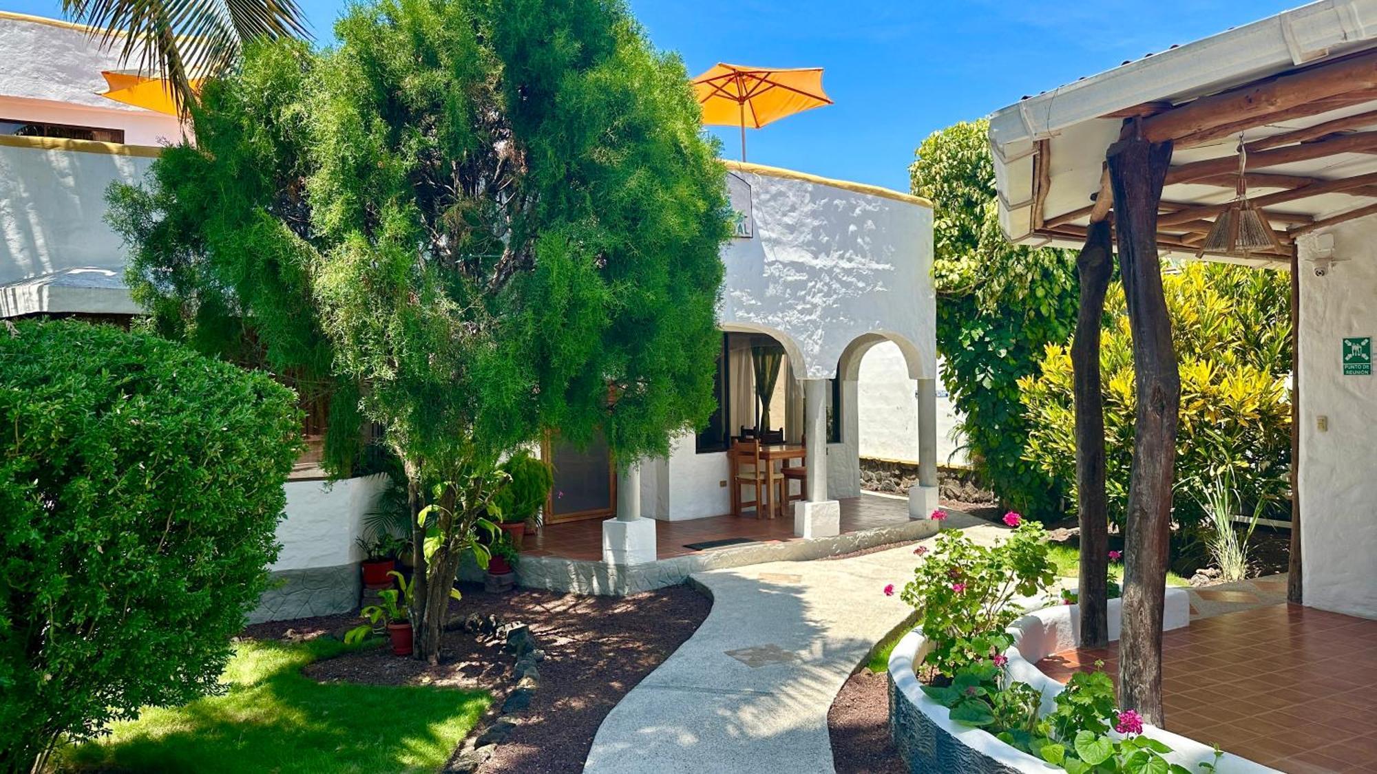 Hostal Suenos Silvestres Puerto Ayora  Exteriör bild