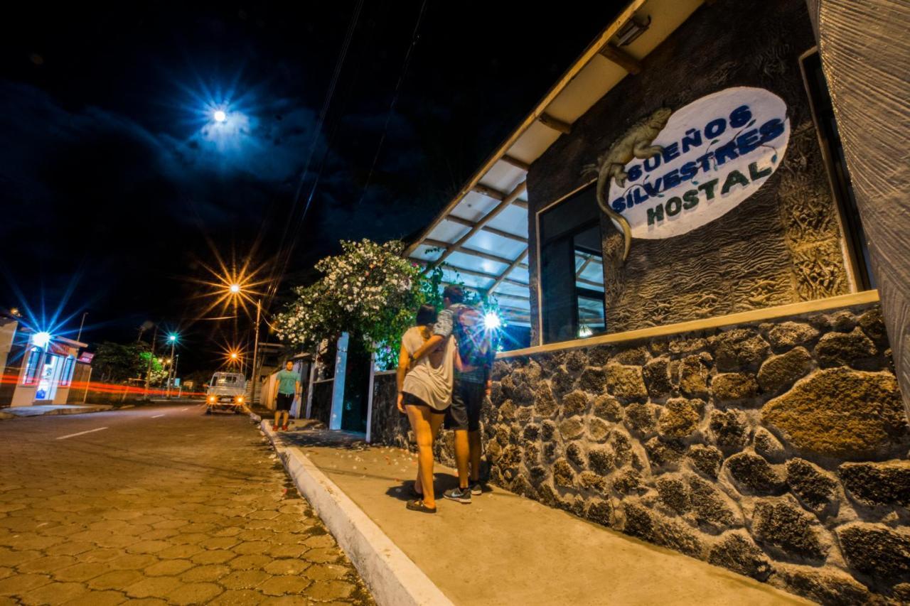 Hostal Suenos Silvestres Puerto Ayora  Exteriör bild