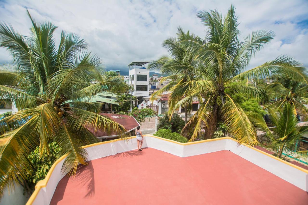 Hostal Suenos Silvestres Puerto Ayora  Exteriör bild