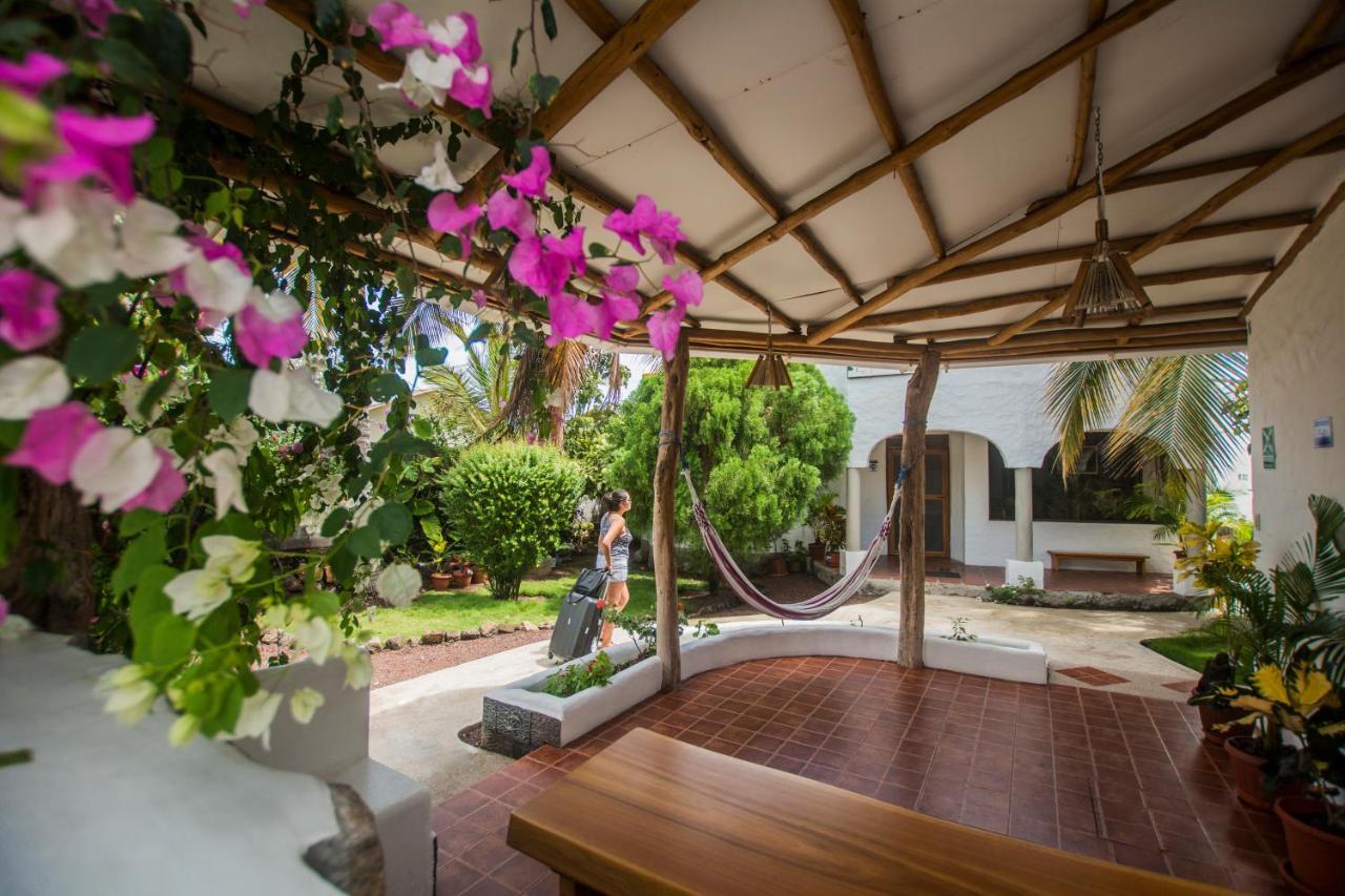 Hostal Suenos Silvestres Puerto Ayora  Exteriör bild