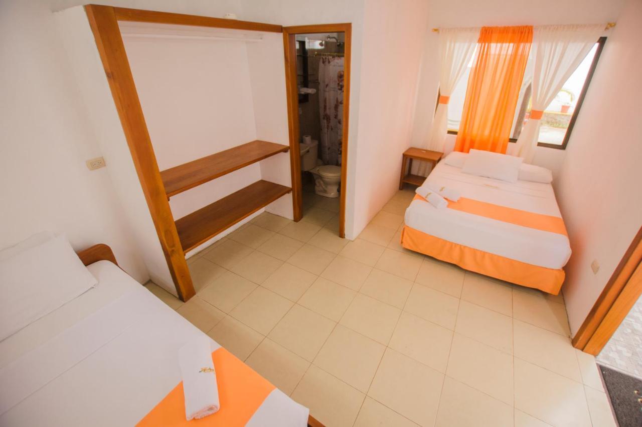 Hostal Suenos Silvestres Puerto Ayora  Exteriör bild