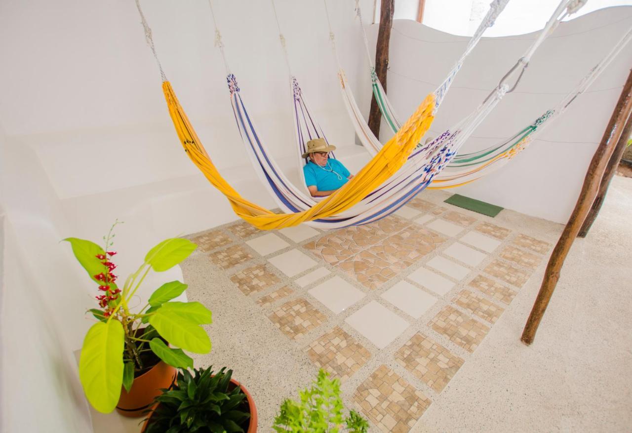 Hostal Suenos Silvestres Puerto Ayora  Exteriör bild