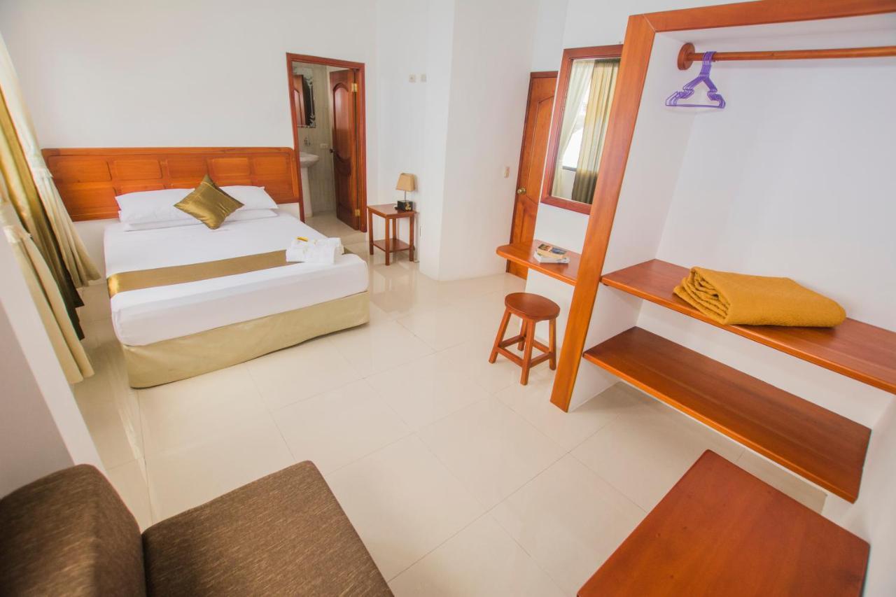 Hostal Suenos Silvestres Puerto Ayora  Exteriör bild